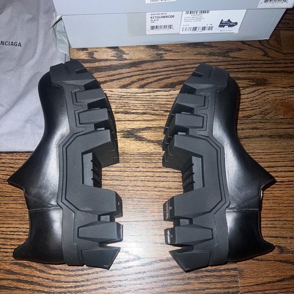 Balenciagia (SOLD) - Picture 5 of 7